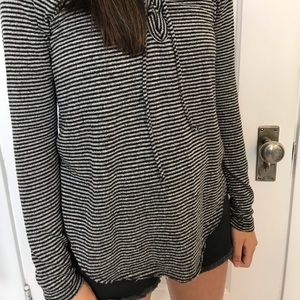 american eagle hooded long sleeve shirt